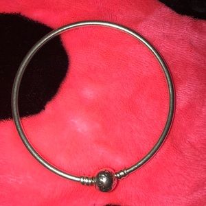 ✨Authentic ✨Pandora Bracelet !!